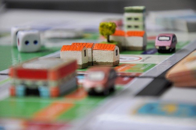 Diferencias Monopoly Classic vs Monopoly Electrónico: ¿Cuál elegir?
